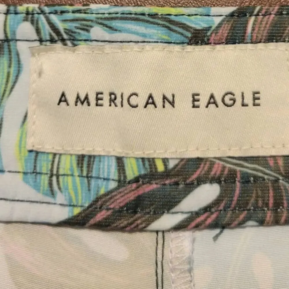 NWT American Eagle Multicolor Tropical Print‎ Board Shorts Men's Size Large